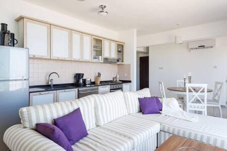 Joya Cyprus Mermaid Penthouse Apartment Agios Amvrosios  Esterno foto